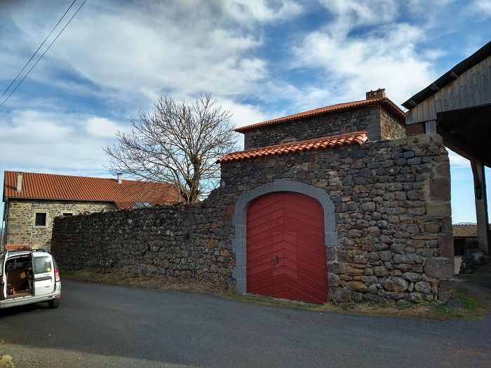 achat vente Donjon Médiéval a vendre  ISMH en totalité à restaurer , bûcher, puits Le Puy-en-Velay  et aérodrome à 15 mn (Paris 1h10) HAUTE LOIRE AUVERGNE