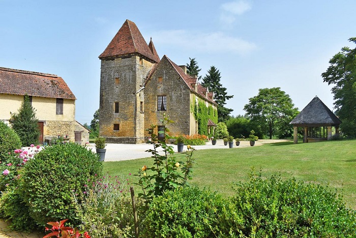 achat vente Château Médiéval a vendre  , dépendances Marcillac Saint-Quentin , dans le Périgord Noir DORDOGNE AQUITAINE