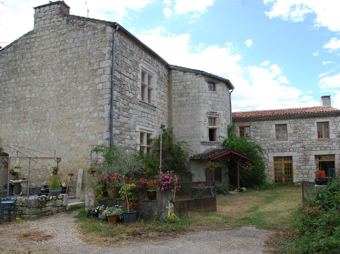 buy Medieval Castle for sale  , attached stone barn, vaulted stone wine cellar Near Beauville  LOT ET GARONNE AQUITAINE