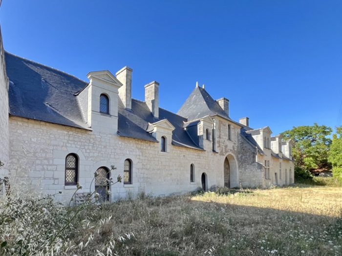 achat vente Maison forte Renaissance a vendre classée Monument Historique , dépendances Saumur , à proximité, au cœur de son parc MAINE ET LOIRE PAYS DE LA LOIRE