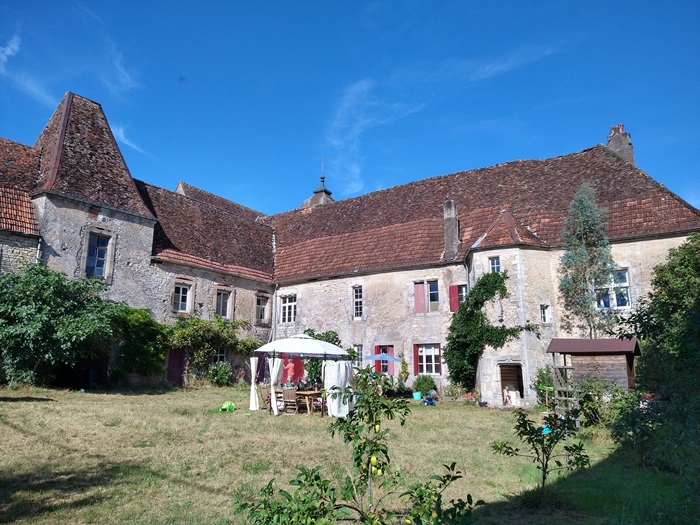 achat vente Ancien Prieuré a vendre  Classé MH à restaurer , dépendances Besançon  à 1 heure, 50 mn TGV, sans nuisances DOUBS FRANCHE COMTE