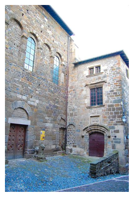 la r&eacute;sidence du clerg&eacute;