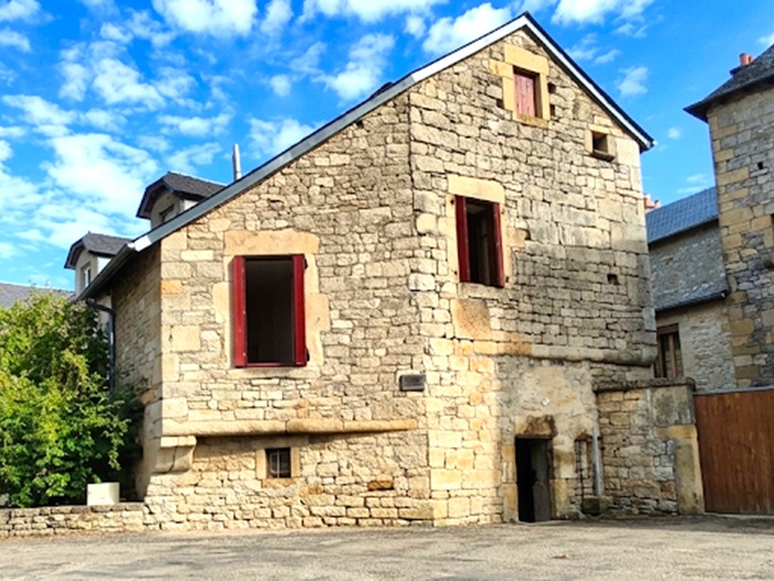 achat vente Maison Médiévale a vendre  à restaurer  Recoules , 10 mn Sévérac-d'Aveyron AVEYRON MIDI PYRENEES