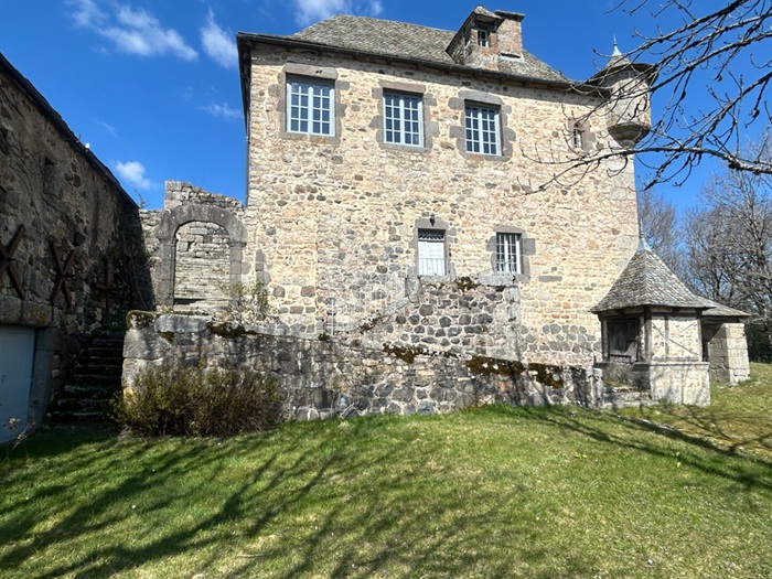 achat vente Manoir Médiéval a vendre  , dépendances Laguiole , dominant un paysage préservé AVEYRON MIDI PYRENEES