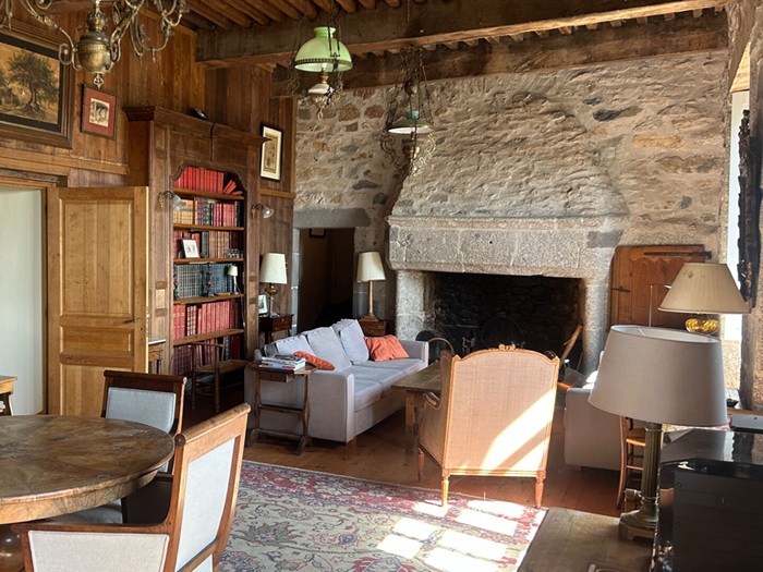 achat vente Manoir Médiéval a vendre  , dépendances Laguiole , dominant un paysage préservé AVEYRON MIDI PYRENEES