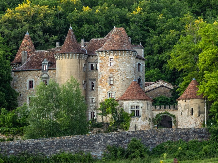 achat vente Château Médiéval a vendre  classé MH , dépendances, piscine Figeac  LOT MIDI PYRENEES