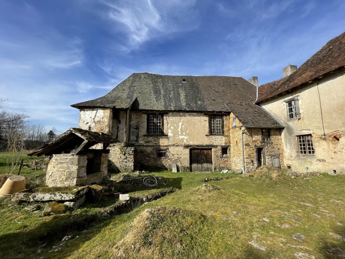 achat vente Ancienne Commanderie des Templiers a vendre  , dépendance Salon la Tour  CORREZE LIMOUSIN